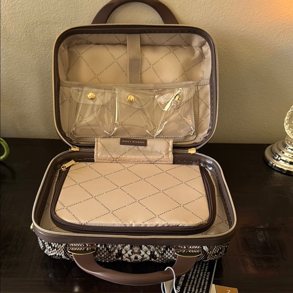 The Jet Setter Elegant Snakeskin Pattern travel cosmetic clutch - Picture 6 of 12